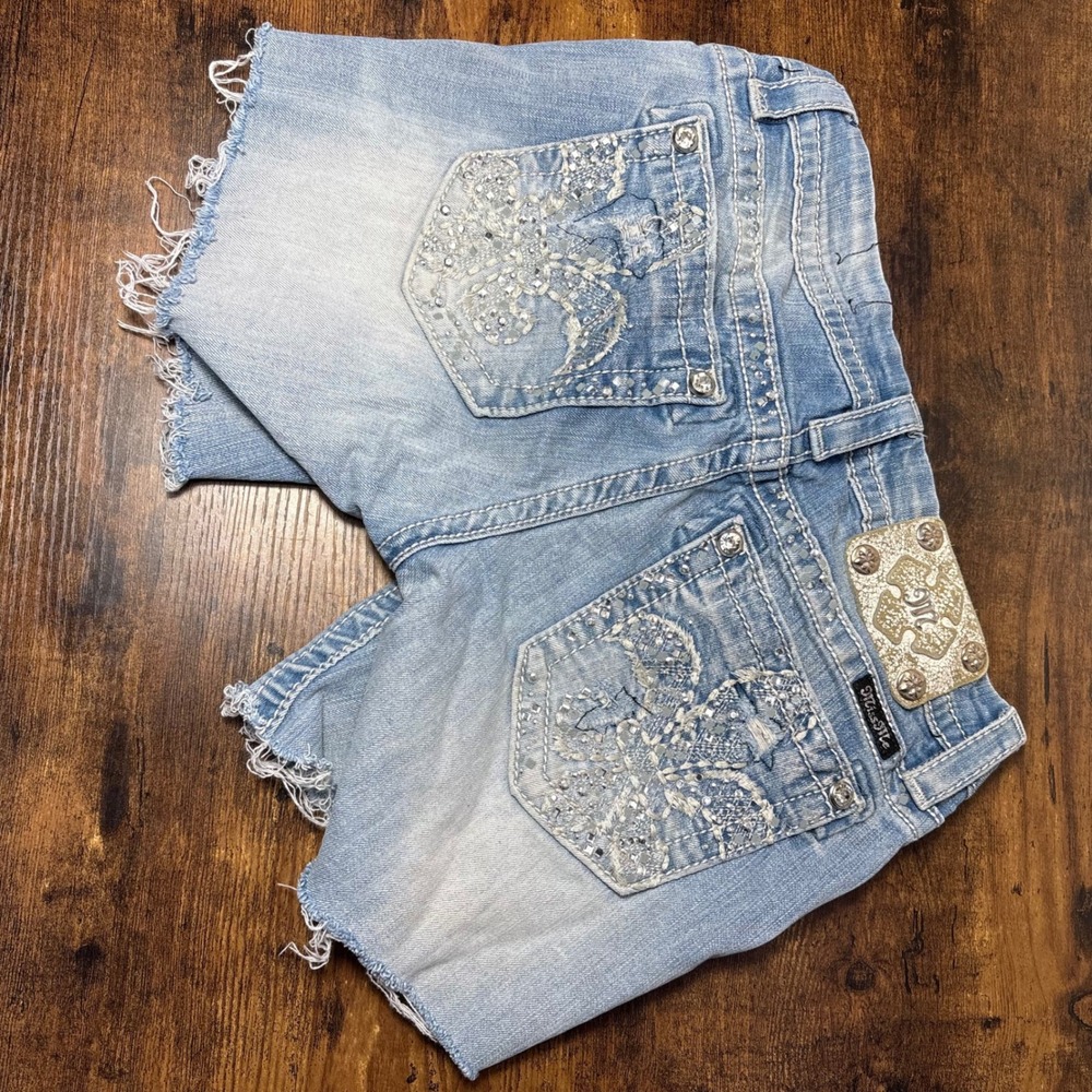 Miss Me Signature Slim Boot DIY Cut Off Denim Shorts Rhinestone Distressed 27 - Picture 2 of 5